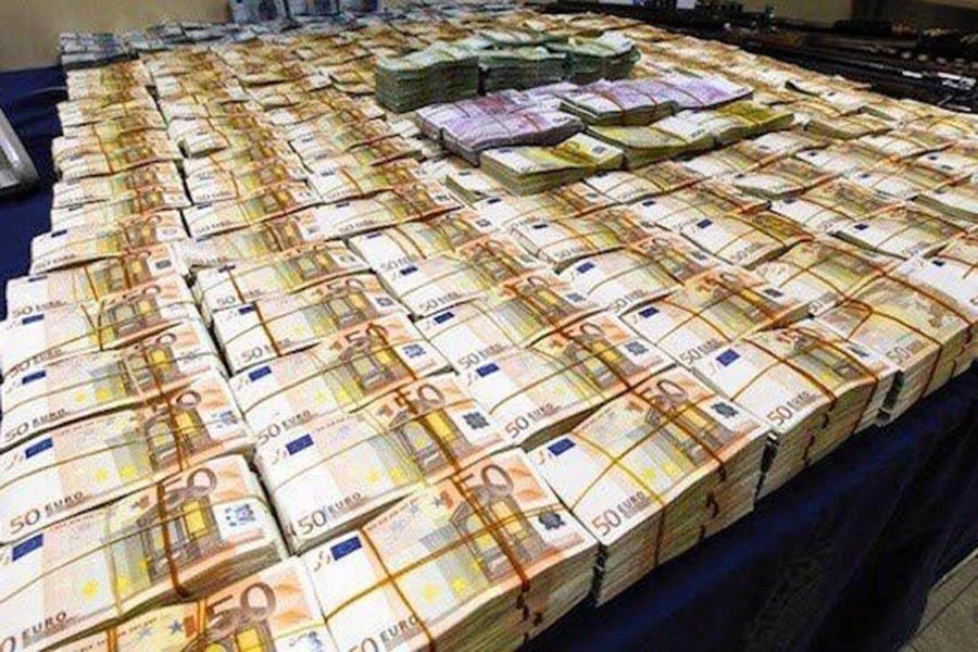19.000.000 ευρώ μετρητά βρέθηκαν σε σπίτι – Ανήκουν σε πολιτικό του ΠΑΣΟΚ;